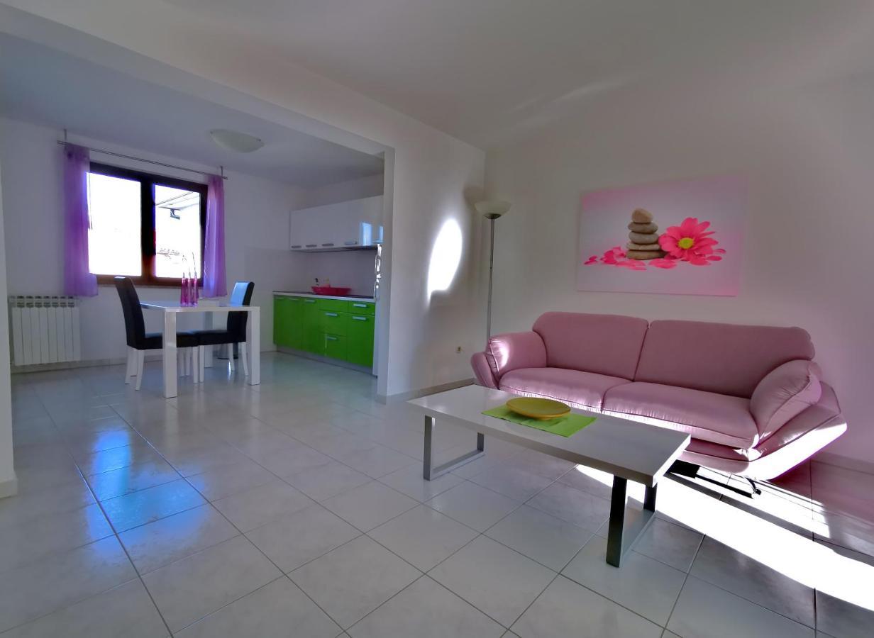 Apartments Medusa โรวีน ภายนอก รูปภาพ