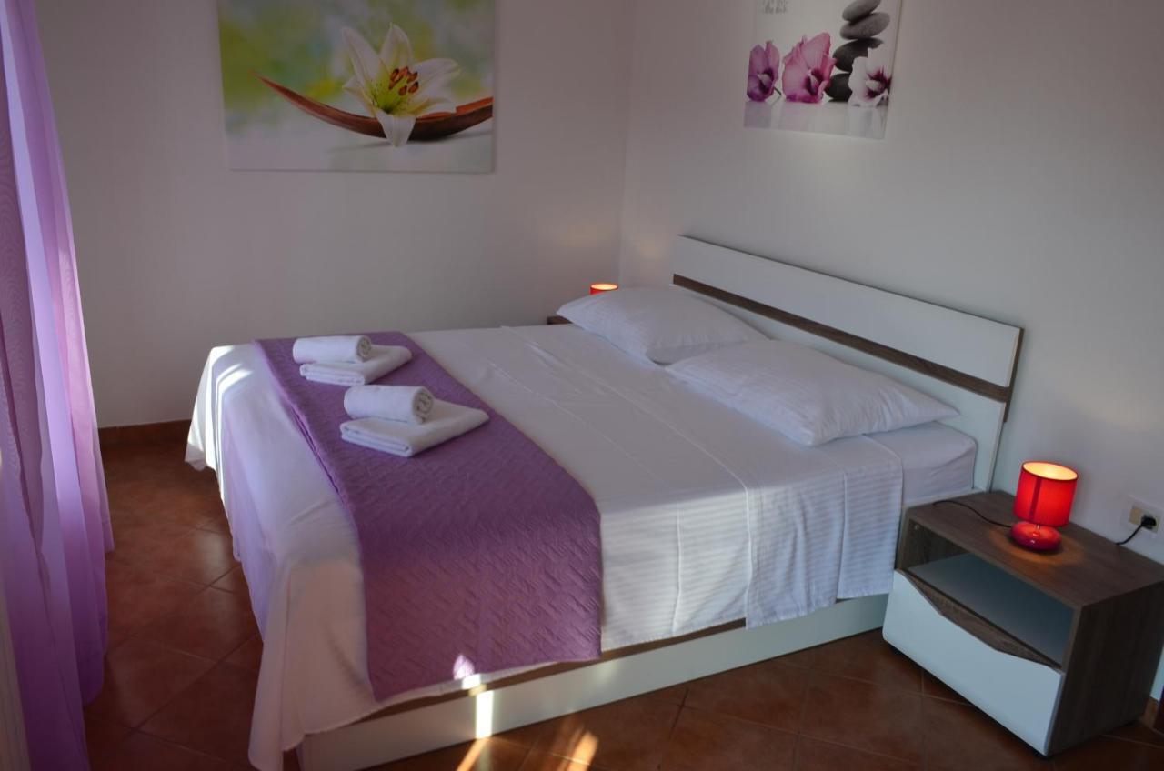Apartments Medusa โรวีน ภายนอก รูปภาพ